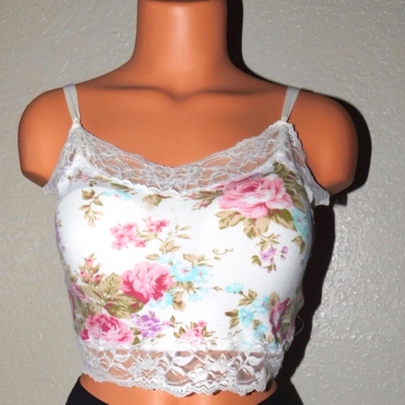 Zenana Outfitters Floral Lace Trim Padded Bralette - Picture 4 of 6